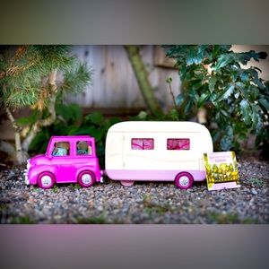 Lil Woodzeez Lot of Honeysuckle School House and Happy Camper With Car Set